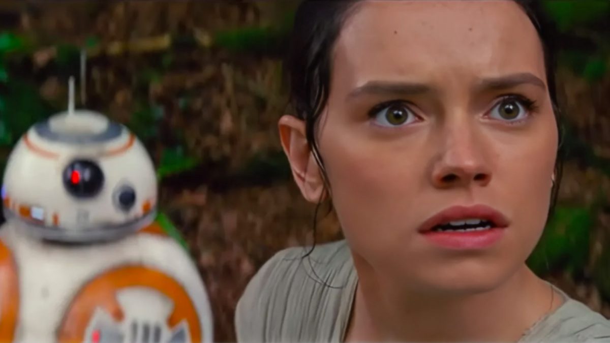 Nanu? Rey versteht auch nicht, was in Das Erwachen der Macht los war